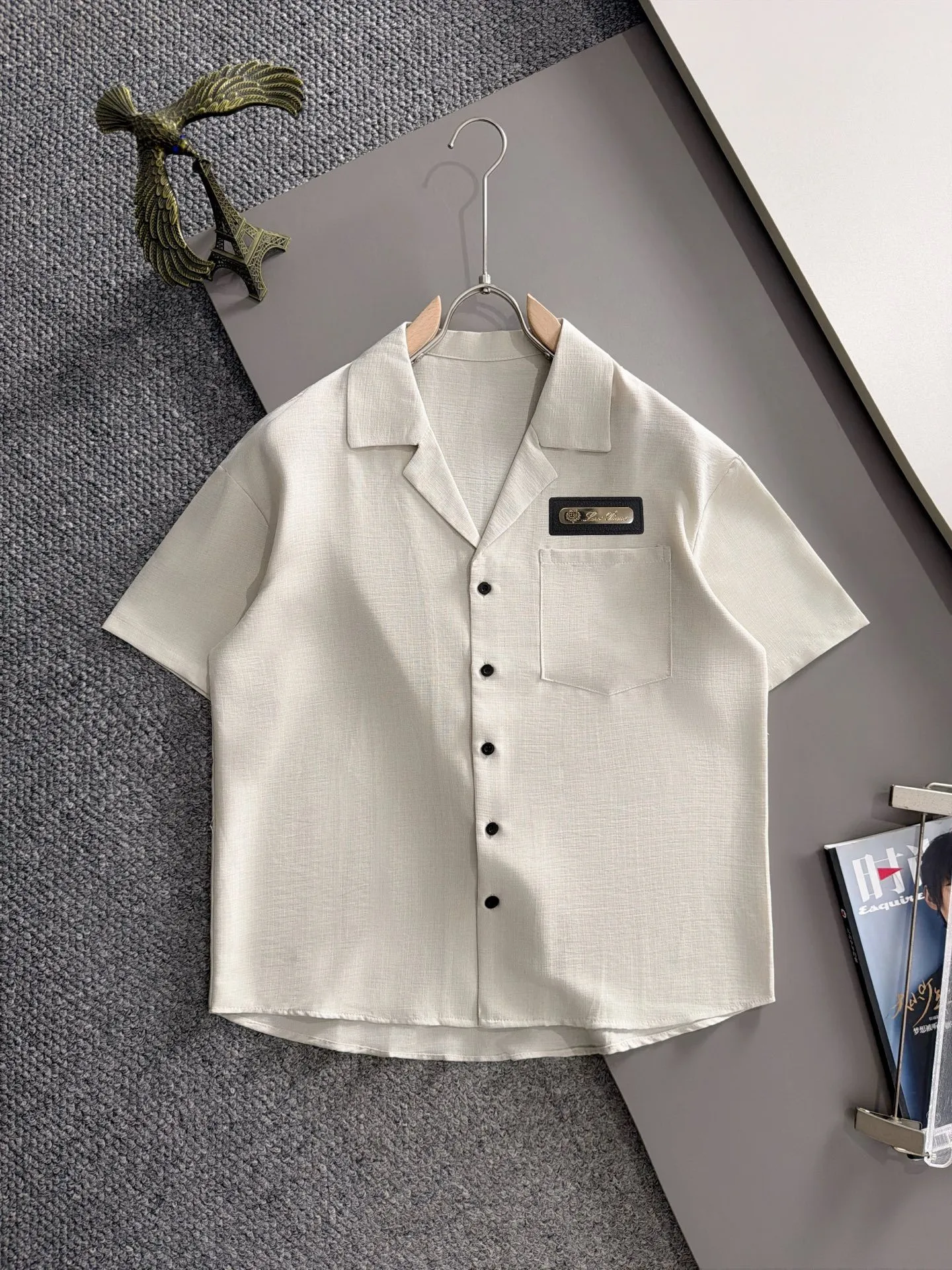 LP 36ss New Arrival men's short-sleeved T-shirt, complete with three labels. The special yarn feels heavy when weighed, and the upper body is more textured than ordinary T-shirts. This texture can cope with the weather and is suitable for both hot and cold weather. Loose fit design, looks noble. Size: M to 5XL